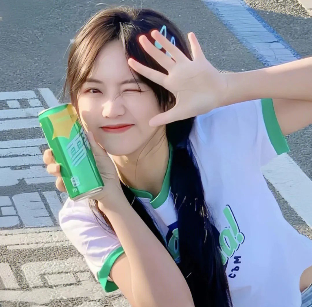 怪笑少女